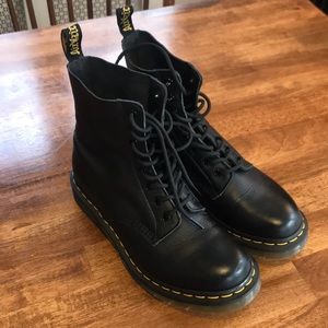 Like New Dr Martens Pascal 8-eye Soft Leather